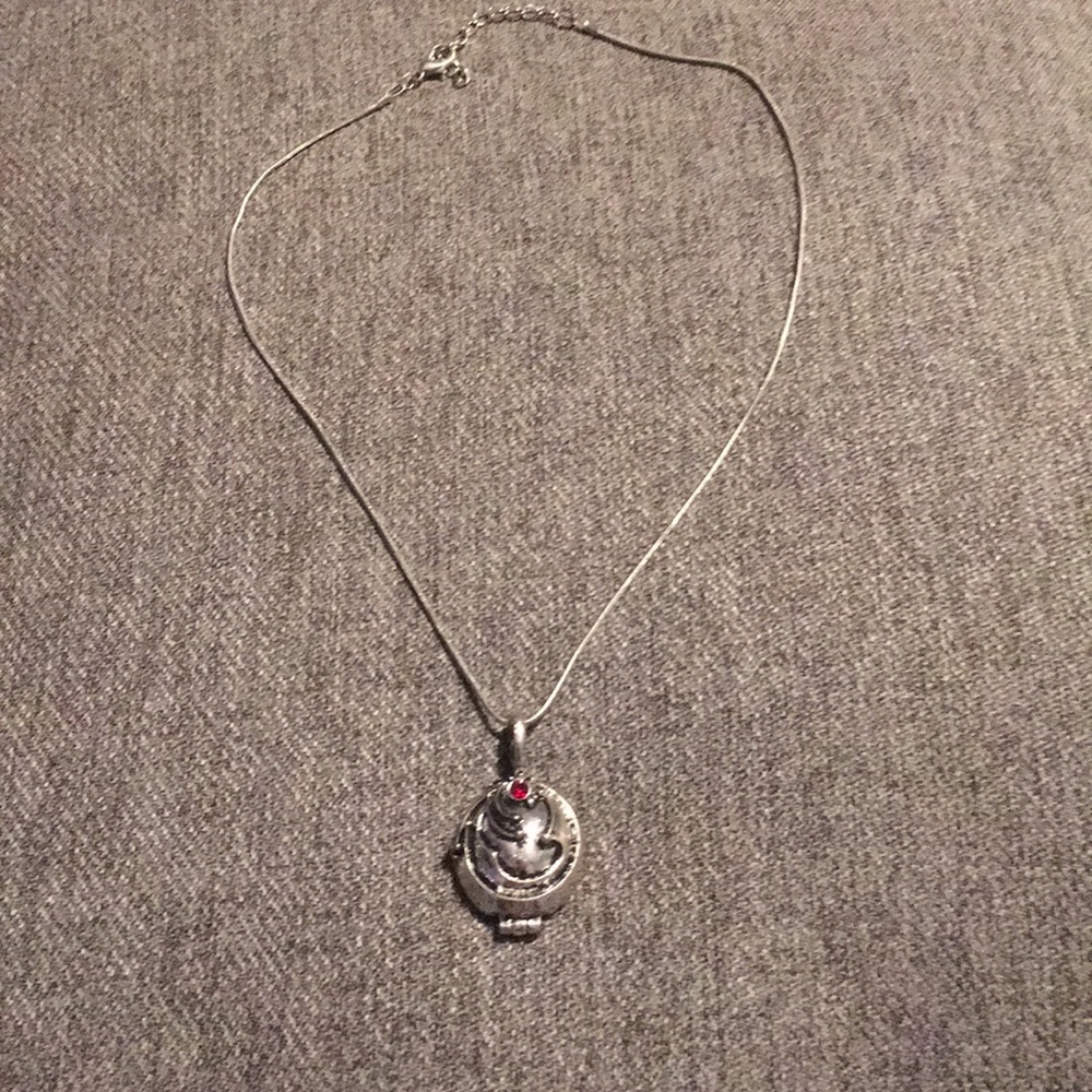 Silver locket from the vampire diaries show